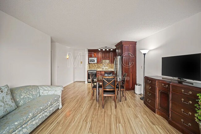 Foto del edificio - 2540 Shore Blvd