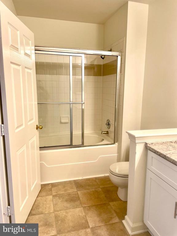 Foto del edificio - 20292 Beechwood Terrace