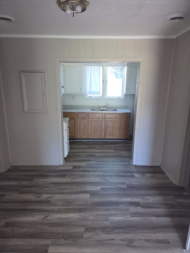 Building Photo - Spacious 3-Bedroom Home with Dedicated Laundry & Dining Room — 50% Off Your First Month!