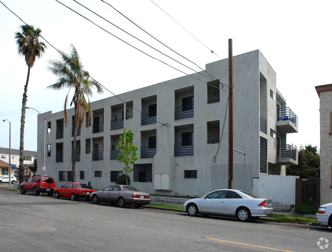 Primary Photo - 1165 Locust Ave