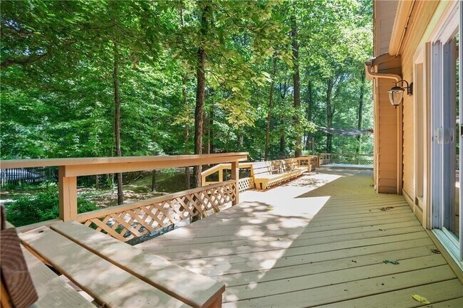 Building Photo - 1072 Mill Run Way
