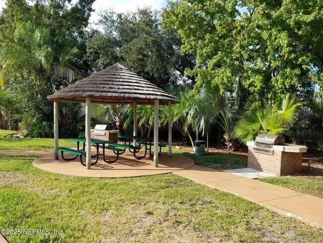 Foto del edificio - 3591 Kernan Blvd S