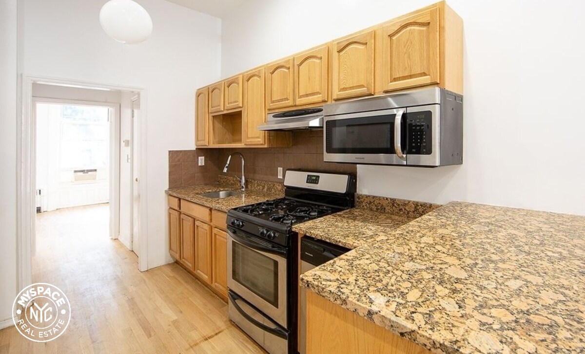 Primary Photo - 224 Cumberland St