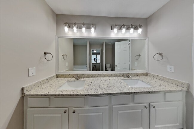 Foto del edificio - 3602 Windlewood Dr