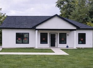 Building Photo - 3112 St Louis St