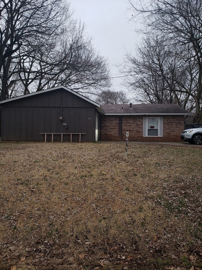 Foto del edificio - 3 BR 1.5 BA Home off 62 in Farmington