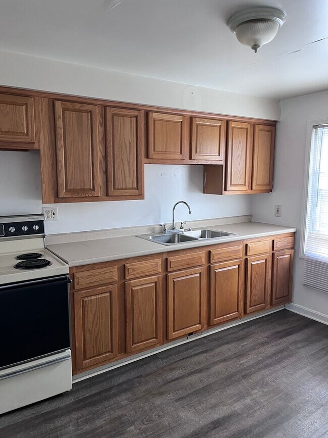 Foto del edificio - 3199 W 116th St