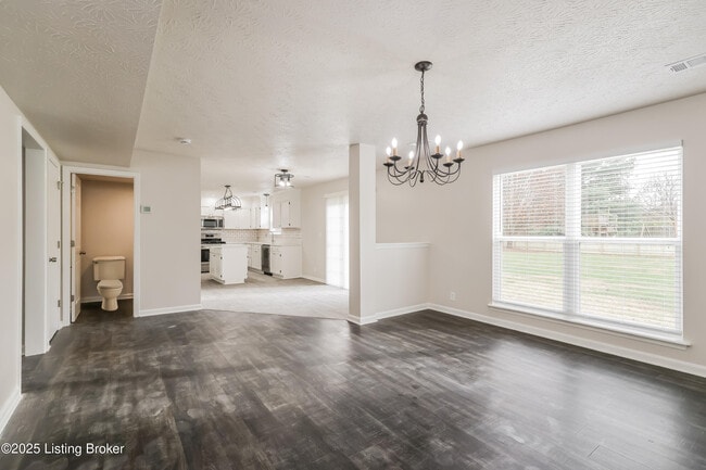 Foto del edificio - 10102 Spring Gate Dr