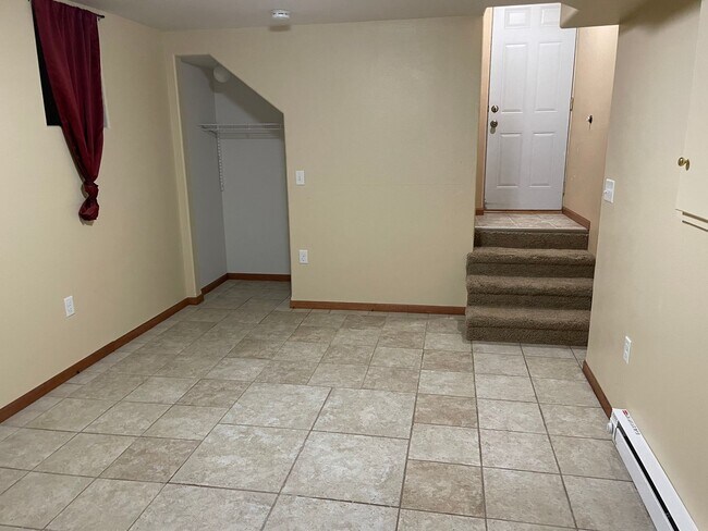 Building Photo - 1 Bed, 1 Bath Single-family home