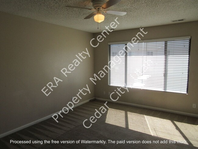 Building Photo - 467 N 300 W
