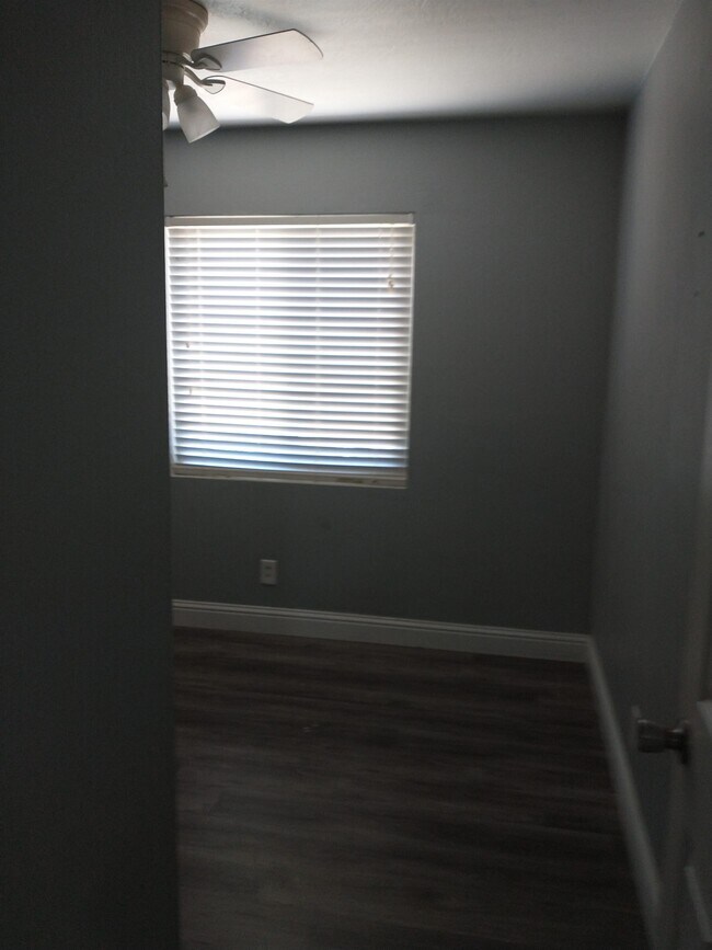 Building Photo - 410 S Orange Ave