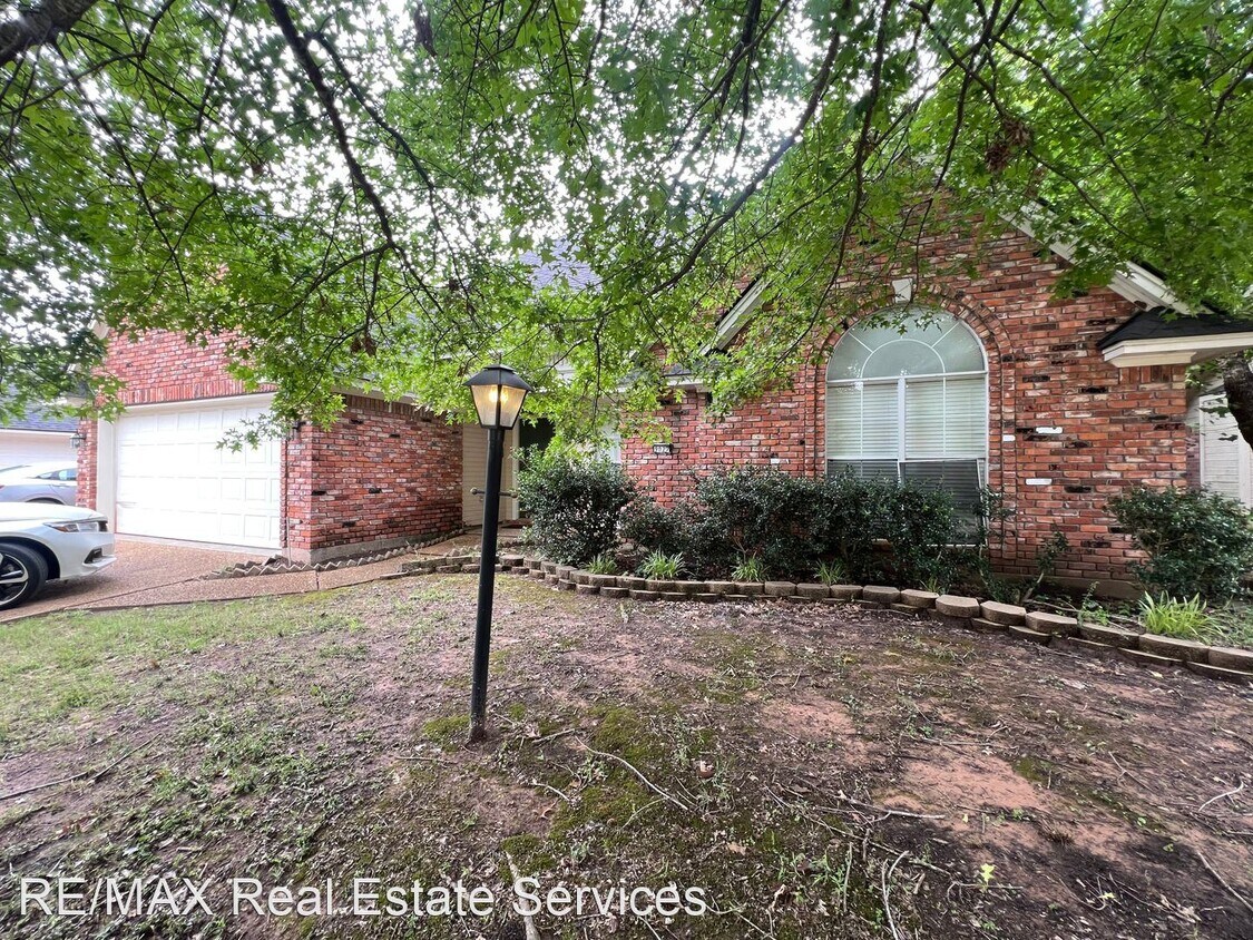Primary Photo - 3 br, 2 bath House - 9077 Campfire Lane