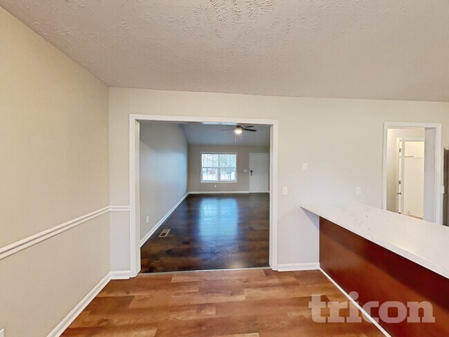 Building Photo - 1218 Bolton Dr