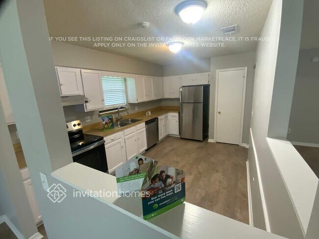 Foto del edificio - 8404 Boysenberry Ln W