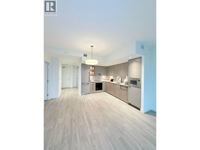 Building Photo - 755 Harbourside Dr