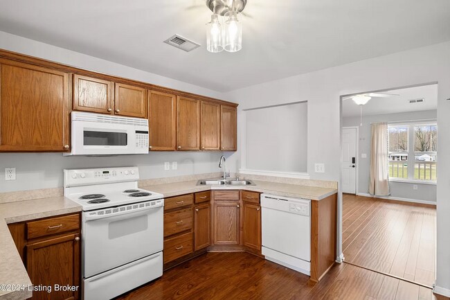 Building Photo - 9005 Falcon Crst Ct