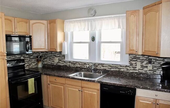 Kitchen - 87 Northfield Rd