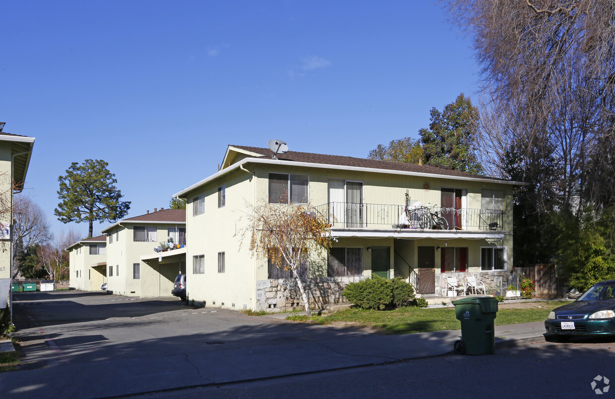 Foto principal - 1179-1187 Britton Ave