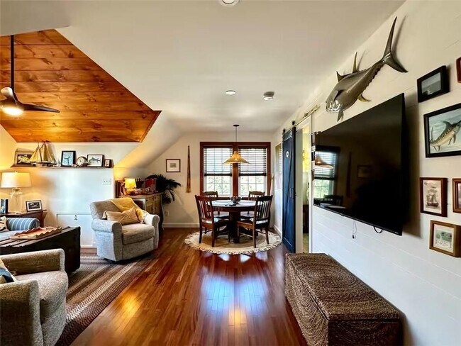 Foto del edificio - 316 Succotash Rd