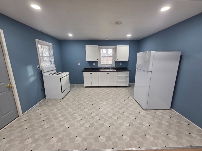 Building Photo - 301 Palmer Ave