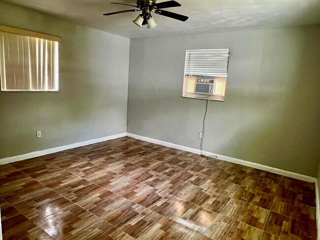 Photo - 47 NW 151st St House