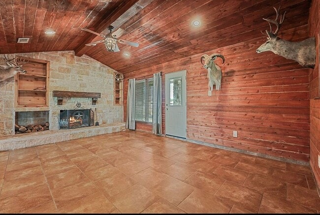 Building Photo - 5508 E County Rd 60