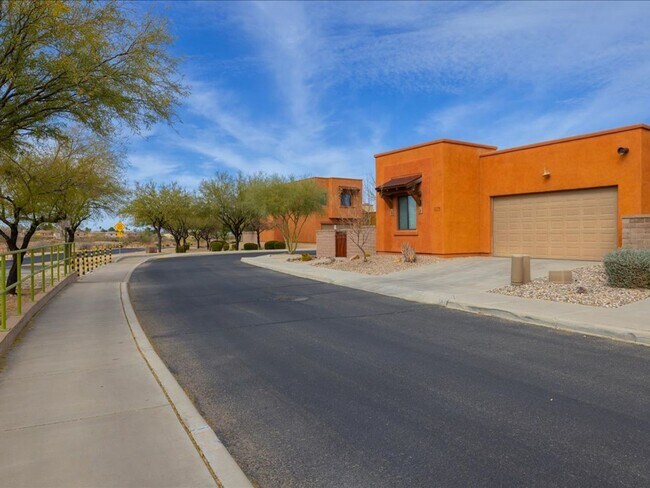 Foto del edificio - 8721 E Perry Park Cir
