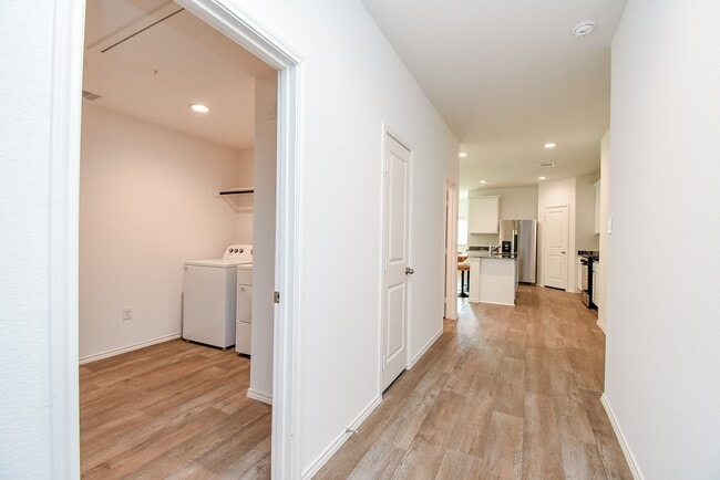 Building Photo - 2827 Bur Lndg Ln