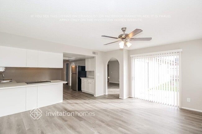 Foto del edificio - 4243 W Michelle Dr