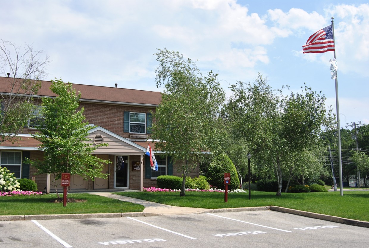 Primary Photo - Westover Village Apartments