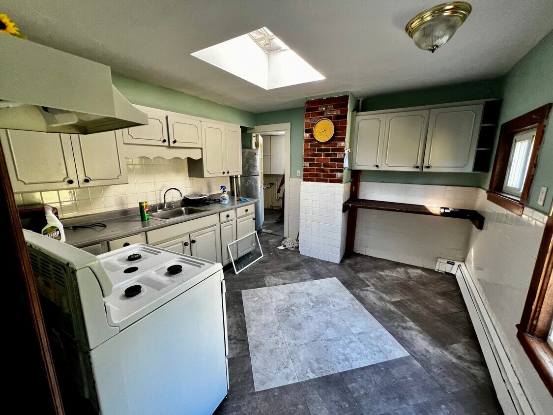 Primary Photo - 31 Dell Ave