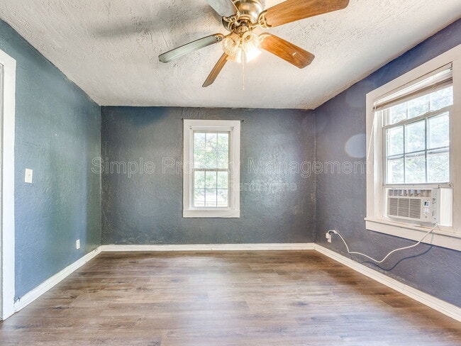 Building Photo - 1524 SW Binkley St