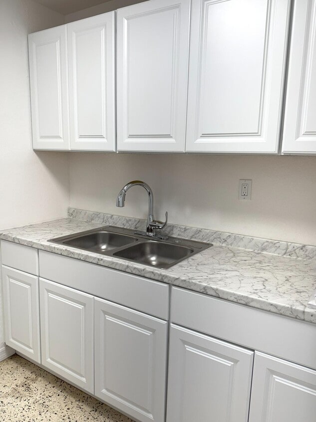Primary Photo - 225 SW 2nd St