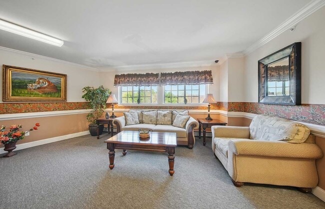 Building Photo - Pinecrest