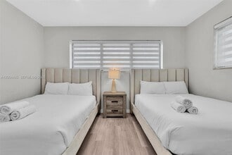 Building Photo - 10000 E Bay Harbor Dr