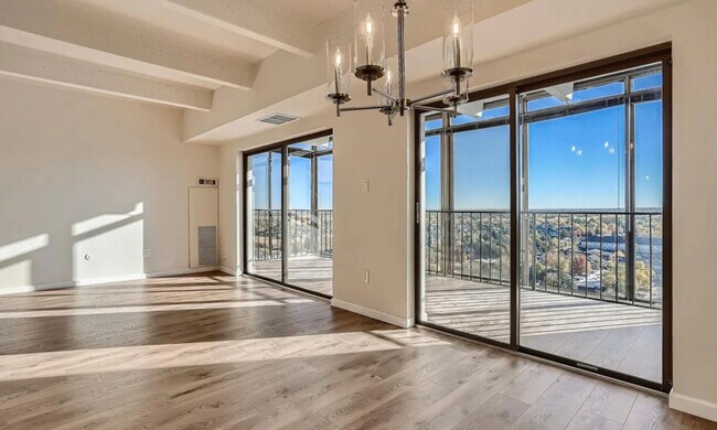 Foto del edificio - 7877 E Mississippi Ave