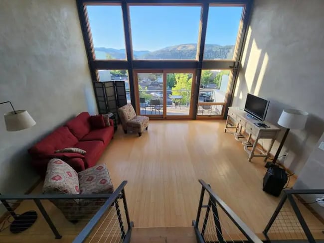 Building Photo - 606 Cascade Ave