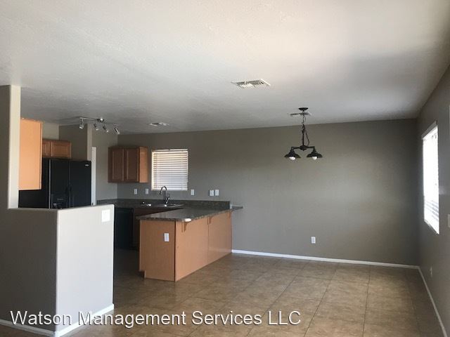 Foto del edificio - 3 br, 2.5 bath House - 387 E Leslie Ave