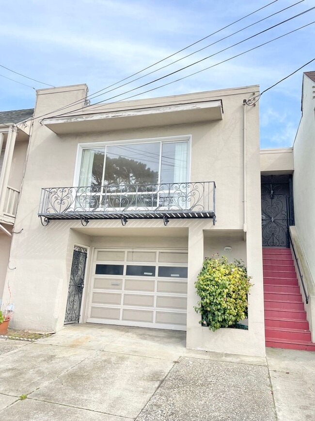Beautiful 3 Bed / 2 Bath Sunset/Parkside Home! - Beautiful 3 Bed / 2 Bath Sunset/Parkside Home!