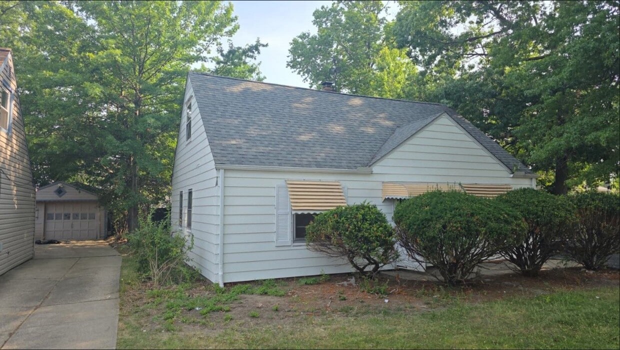Photo - 23901 Colbourne Rd (Euclid, OH)