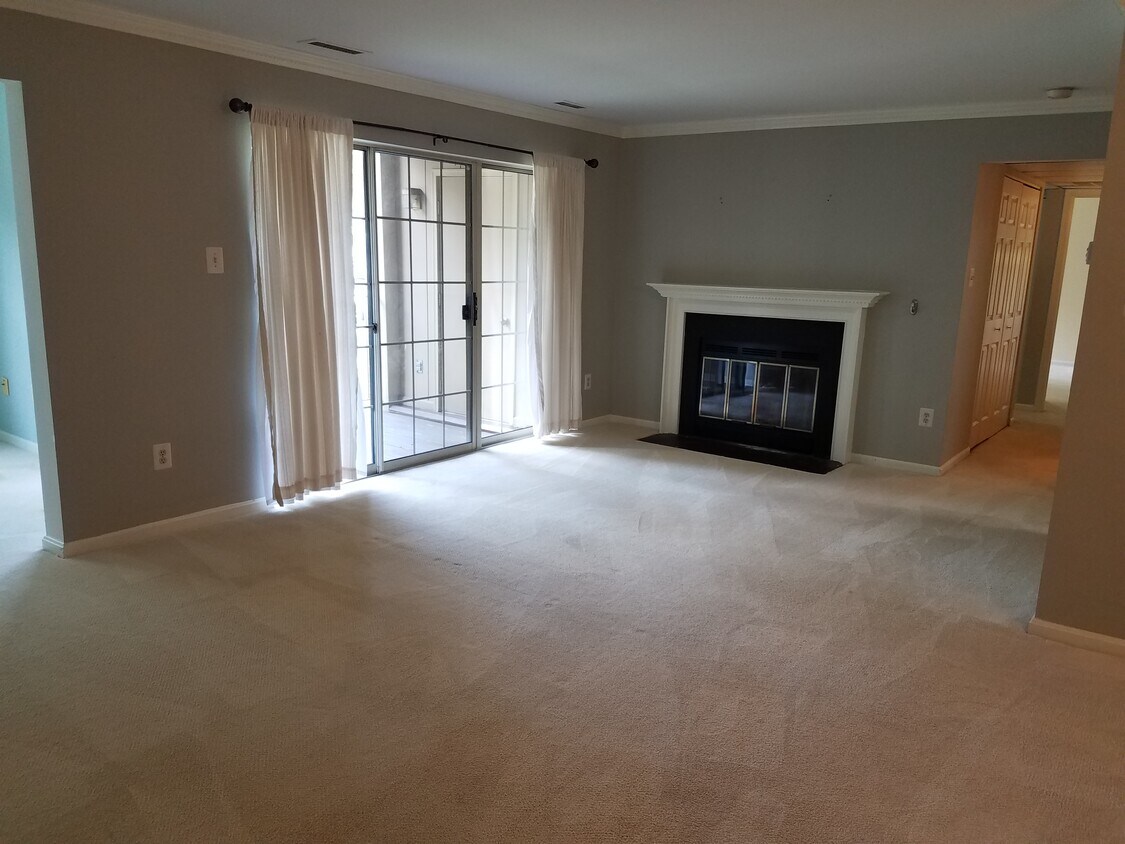 6 Rainflower Path Unit 201, Sparks Glencoe, MD 21152 Condo for Rent