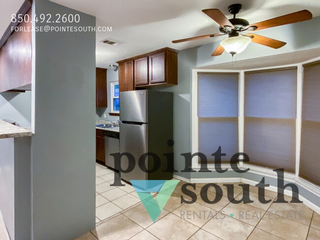 Building Photo - 7811 Coronet Ln