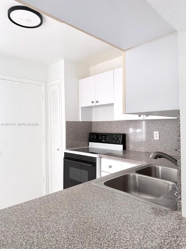 Foto del edificio - 1201 NE 191st St