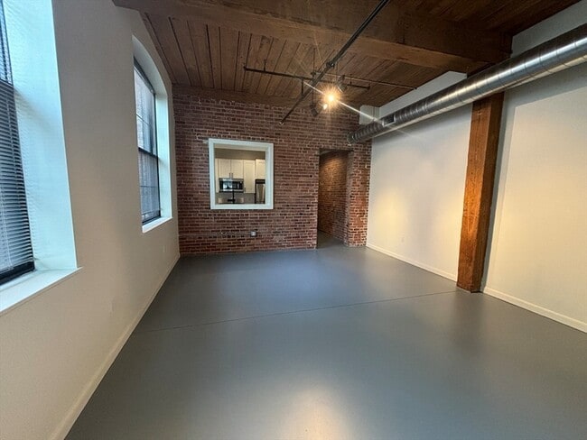 Foto del edificio - 88 Gerrish Ave