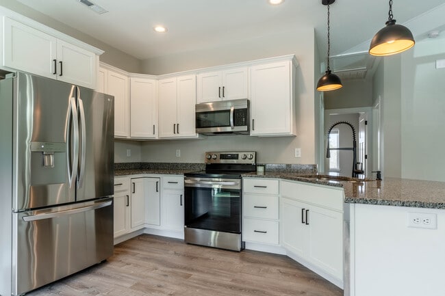 Kitchen - 10-200 Laurel Loop