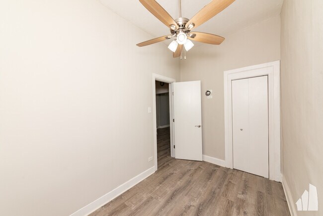 Foto del edificio - 1446 W Lexington St