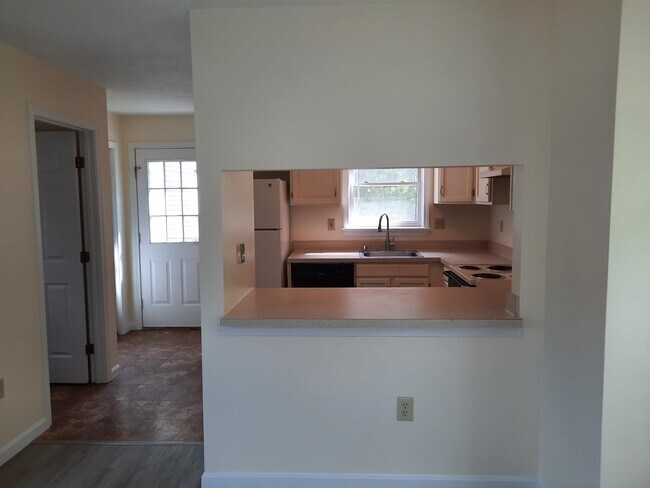Building Photo - 105 Cadogan Way