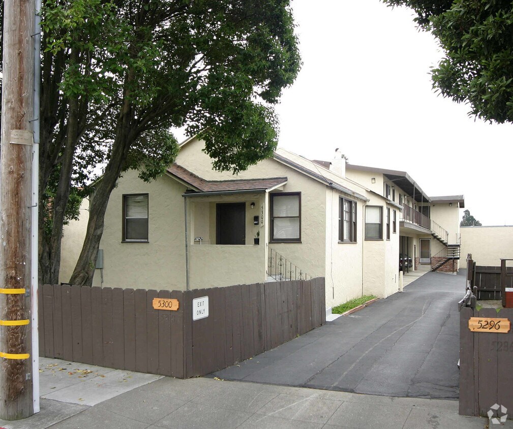 Building Photo - 5286-5290 Riverside Ave