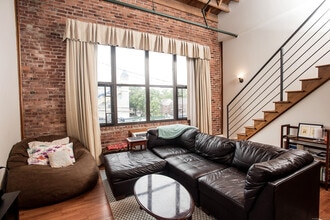 Building Photo - 149 Water St