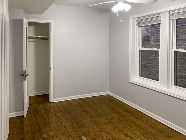 Foto del edificio - 3709 N Sheffield Ave